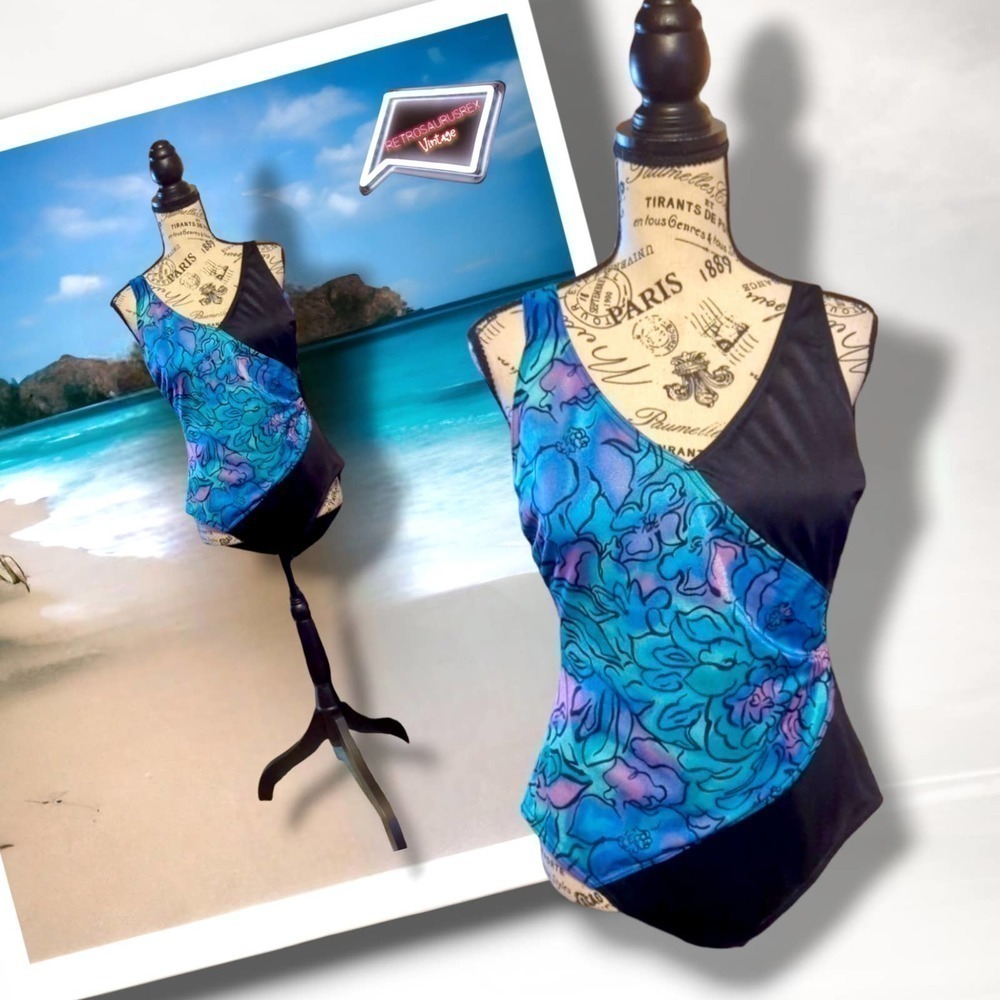 Vintage 1970s Cone Bra Retro  Floral Onepiece Swimsuit,  22W